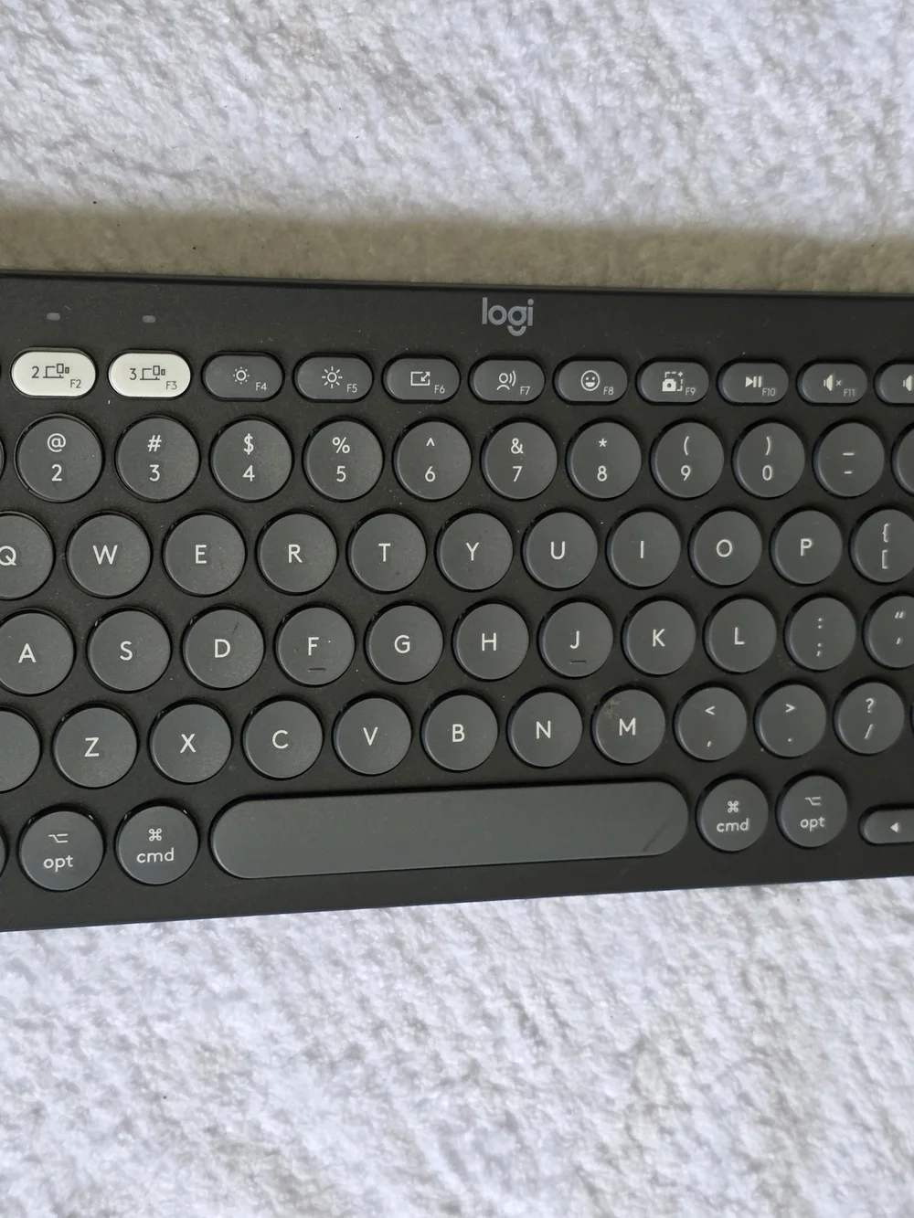 Logitech Wireless Compact Round-Key Keyboard — Dark Gray